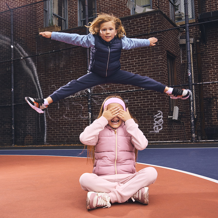 Αμάνικο μπουφάν λεπτό με εφέ καπιτονέ για αγόρι  Additional Αμάνικο μπουφάν λεπτό με εφέ καπιτονέ για αγόρι