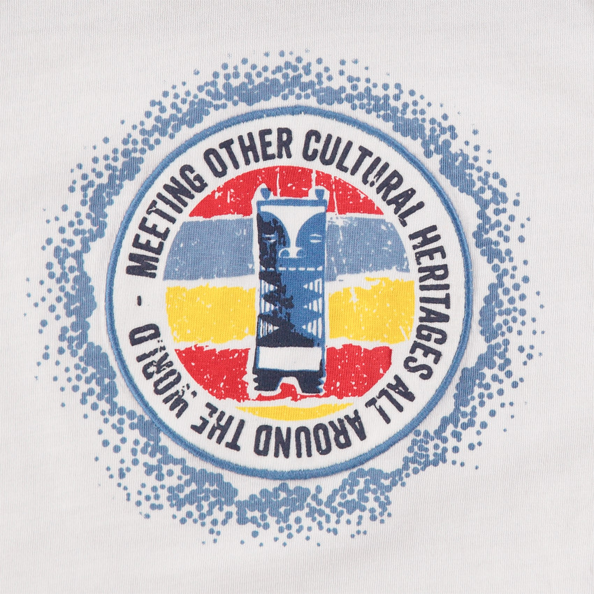 Σύνολο δίχρωμη κοντομάνικη μπλούζα με στάμπα και μονόχρωμη κίτρινη βερμούδα 