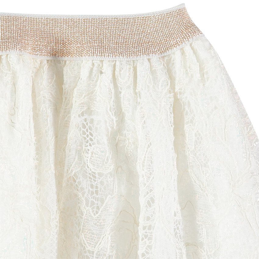 Κοντή φούστα από τούλι με κεντήματα σε στιλ δαντέλας 
