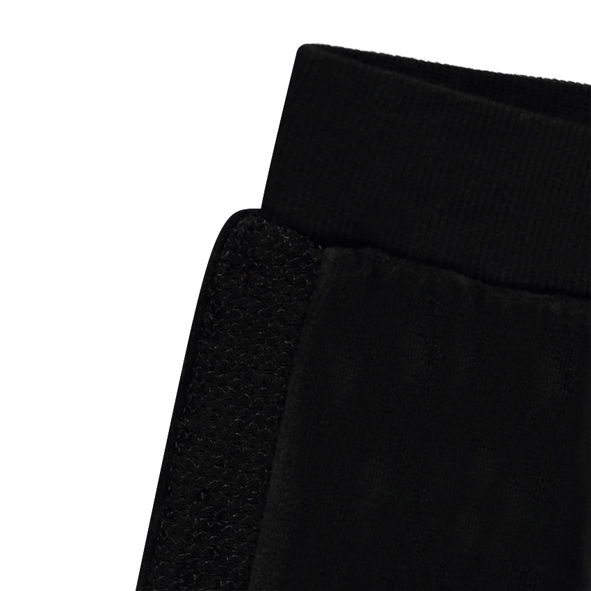 Φόρμα από σατέν και βελούδο με γράμματα με πούλιες ©Smiley  