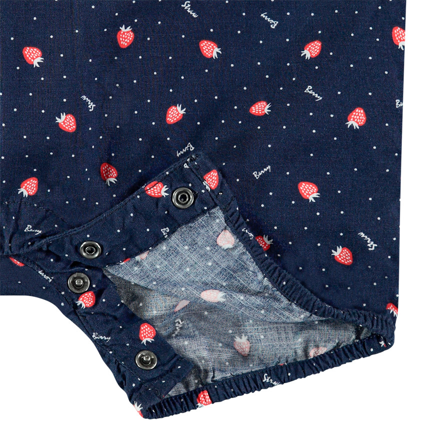 Κοντό ολόσωμο φορμάκι με φράουλες σε όλη την επιφάνεια 