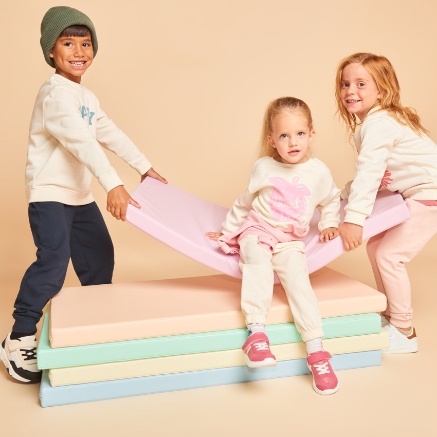 Φούτερ με στάμπα φράουλα για κορίτσι μωρό 