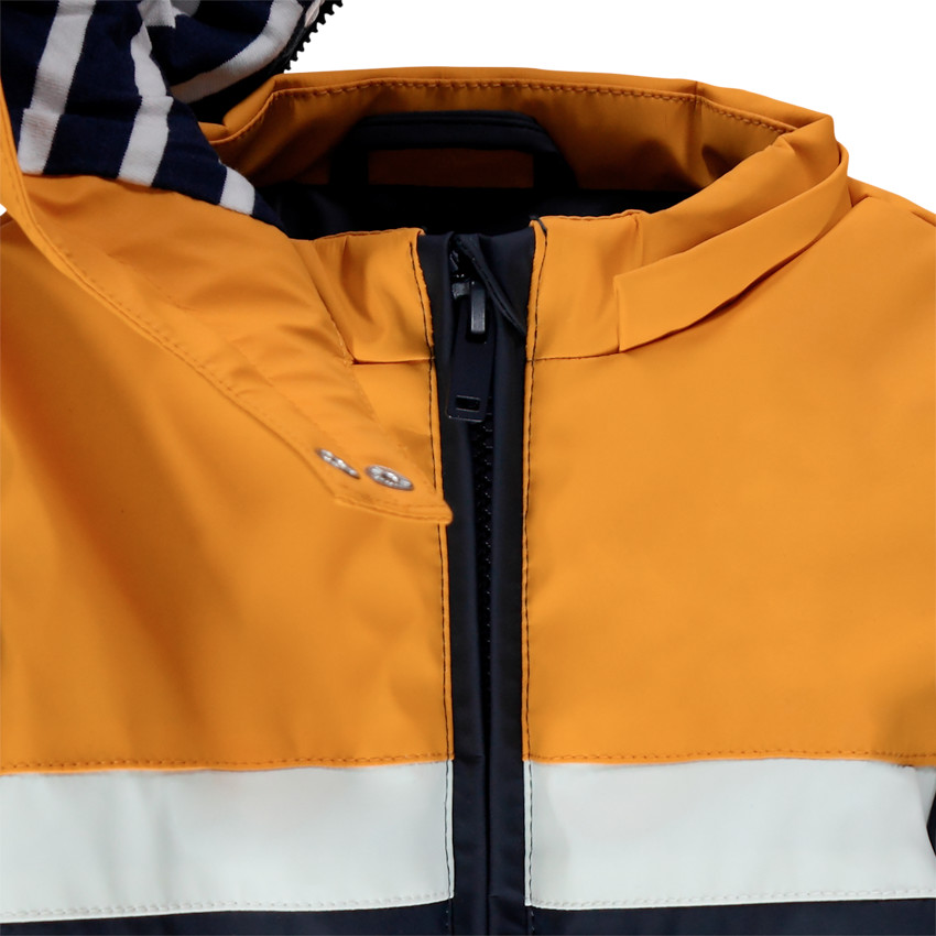 Coupe-vent en gomme à doublure rayée  Additional Coupe-vent en gomme à doublure rayée