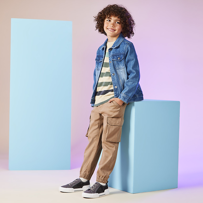 Μπουφάν jean με ξεθωριασμένο εφέ για αγόρι 