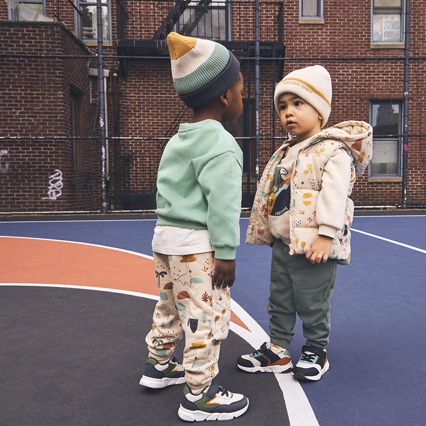 Γιλέτ με κουκούλα και φαντεζί σχέδιο για μωρό αγόρι 