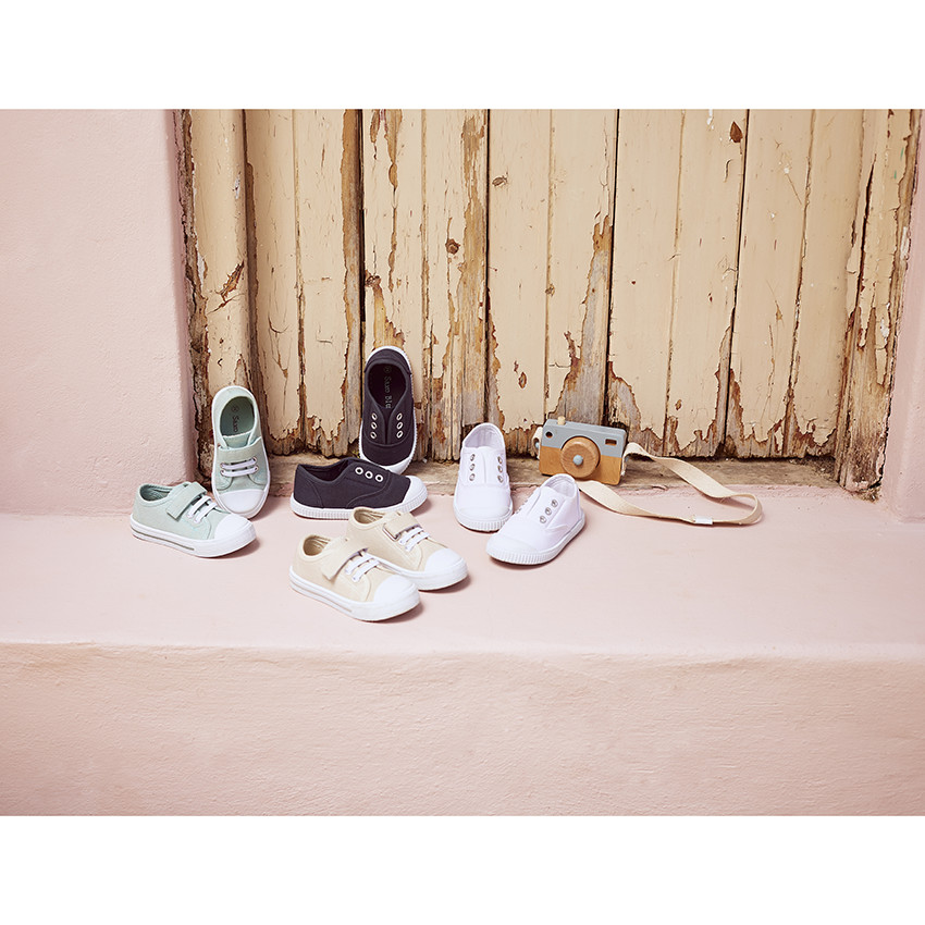 Αθλητικά παπούτσια χαμηλά από υφασμάτινο με ελαστικά κορδόνια και βέλκρο για αγόρι  Additional Αθλητικά παπούτσια χαμηλά από υφασμάτινο με ελαστικά κορδόνια και βέλκρο για αγόρι