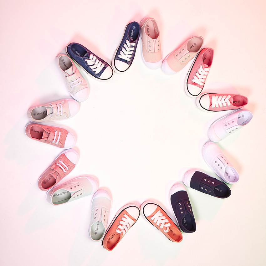 Ροζ χαμηλές αθλητικές μπότες με γκλίτερ και λουράκια με σκρατς για κορίτσι 