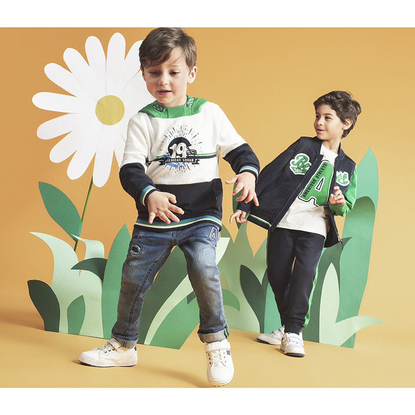 Φόρμα 3 τεμαχίων με μπουκλέ φράση 