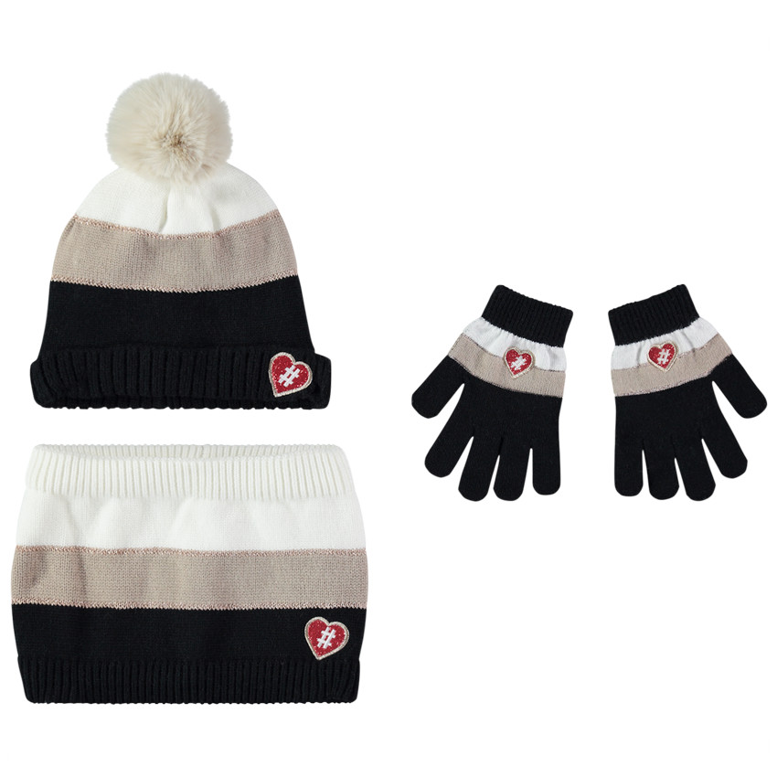 Ensemble bonnet, gants et snood en tricot à badges forme coeur 