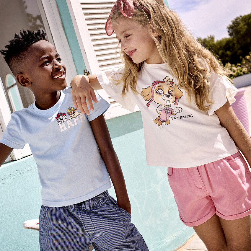 Κοντομάνικο μπλουζάκι με σχέδιο Pat