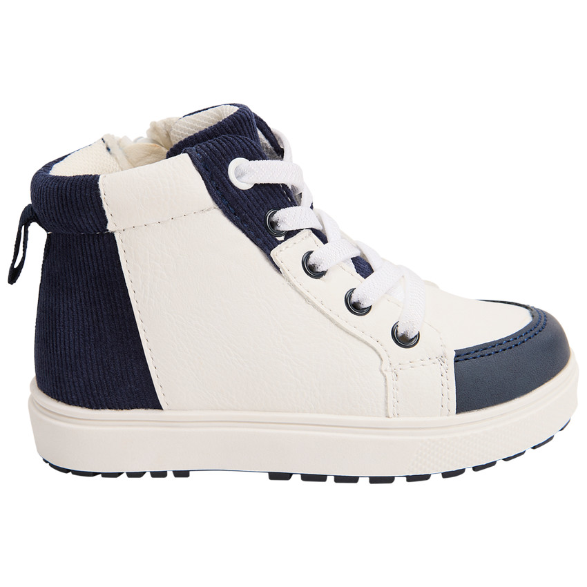 Μποτάκια με λεπτομέρειες από βελούδο για μωρό αγόρι 