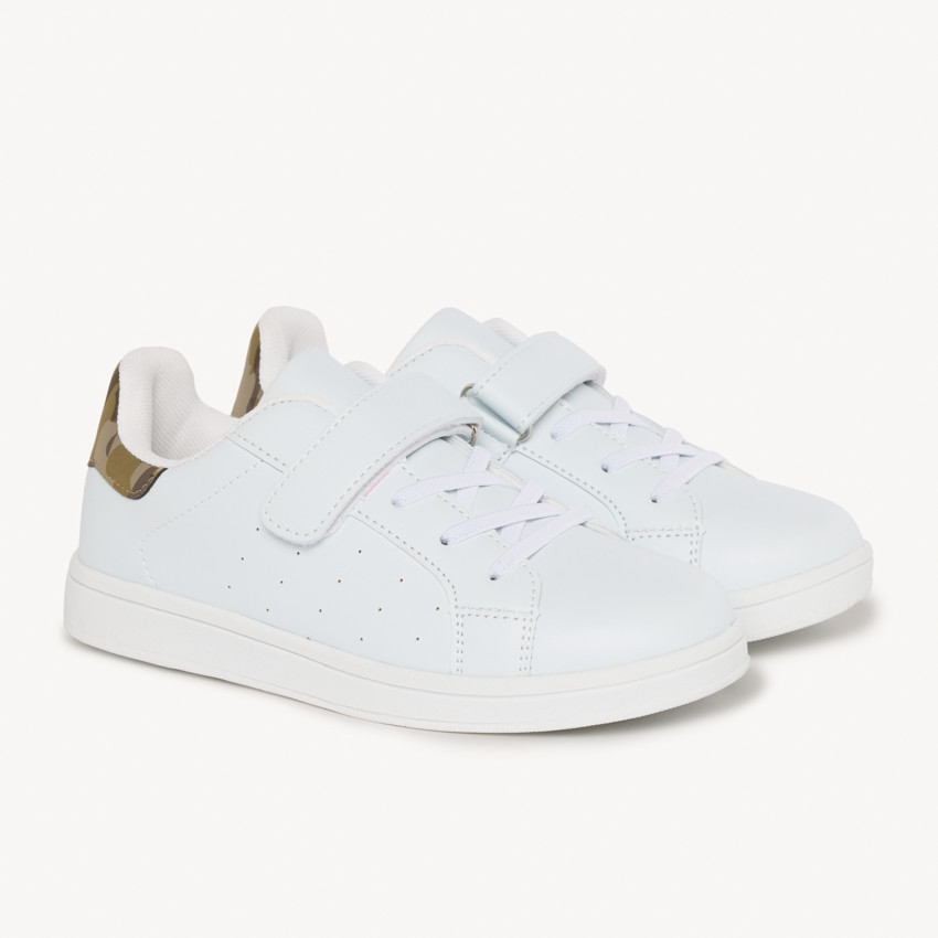 Χαμηλά αθλητικά παπούτσια με γύρισμα camouflage για αγόρι 