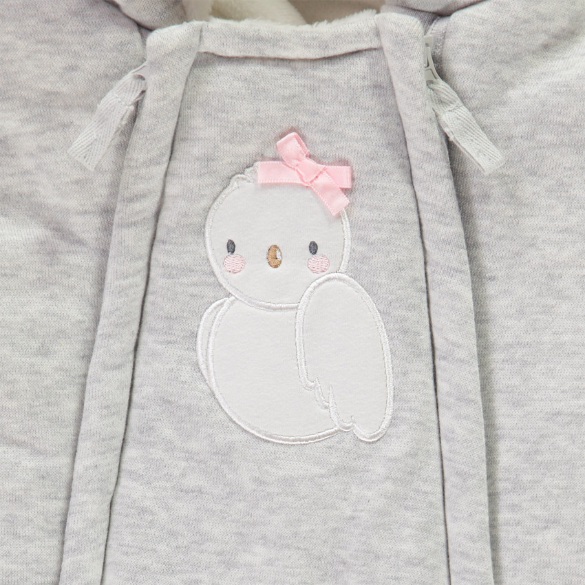 Σαλοπέτα από πλεκτό για κορίτσι με διαφορετικές λεπτομέρειες ανάλογα με την ηλικία 