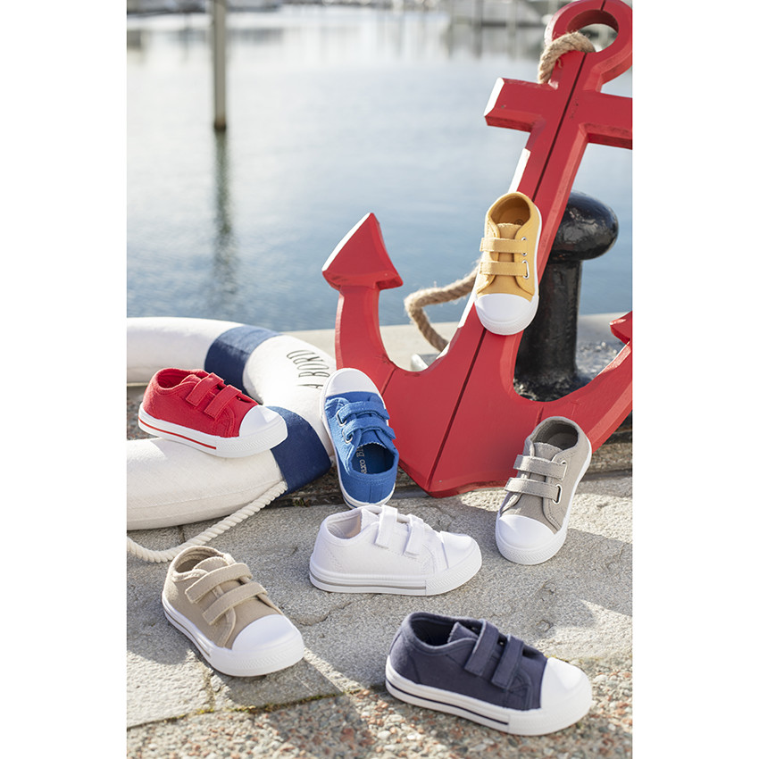 Χαμηλά υφασμάτινα αθλητικά παπουτσάκια με velcro σε νούμερο 20 έως 23 