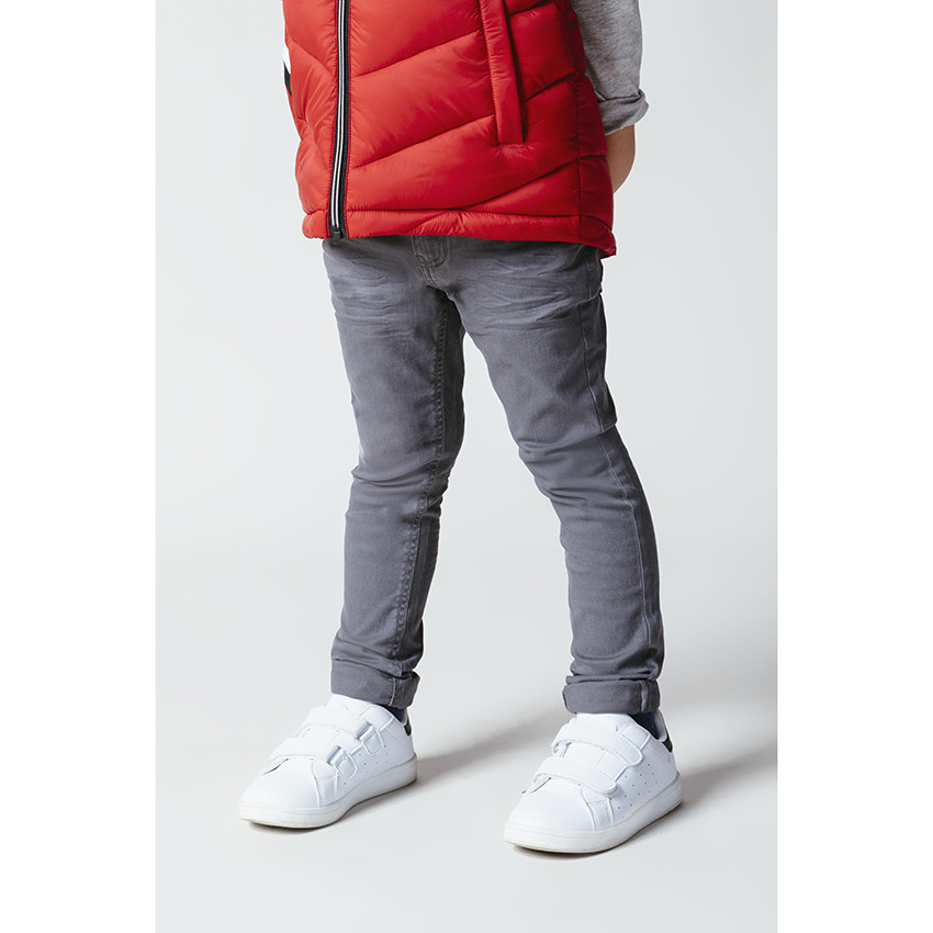 Παντελόνι slim από υφασμάτινο με εφέ crinkle για αγόρι 