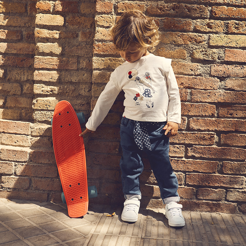 Τζιν με ζώνη και κέντημα για bebe κορίτσι 