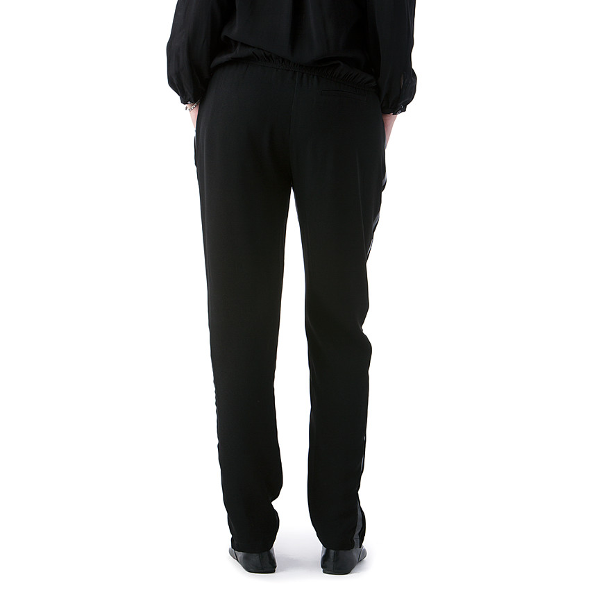 Παντελόνι εγκυμοσύνης με λεπτομέρειες από συνθετικό δέρμα 