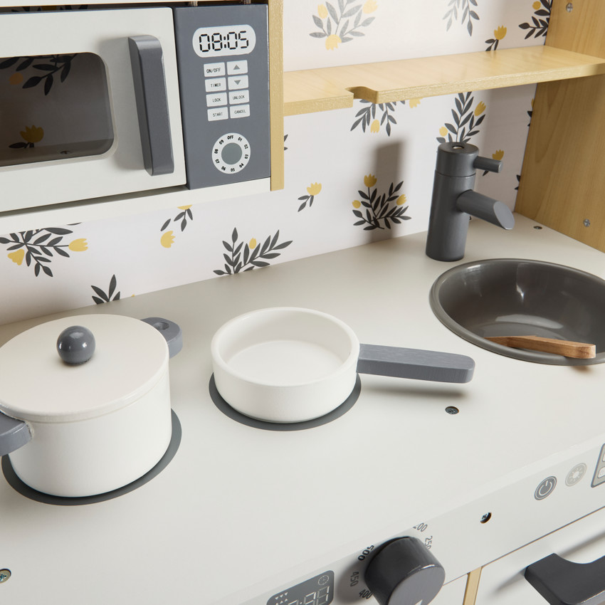 Cuisine équipée en bois 