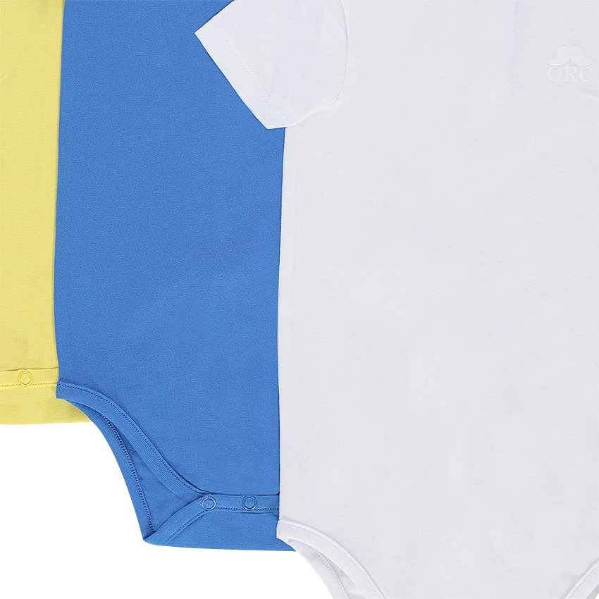 Σετ με 3 μονόχρωμα κοντομάνικα φορμάκια από ζέρσεϊ με τυπωμένο λογότυπο 