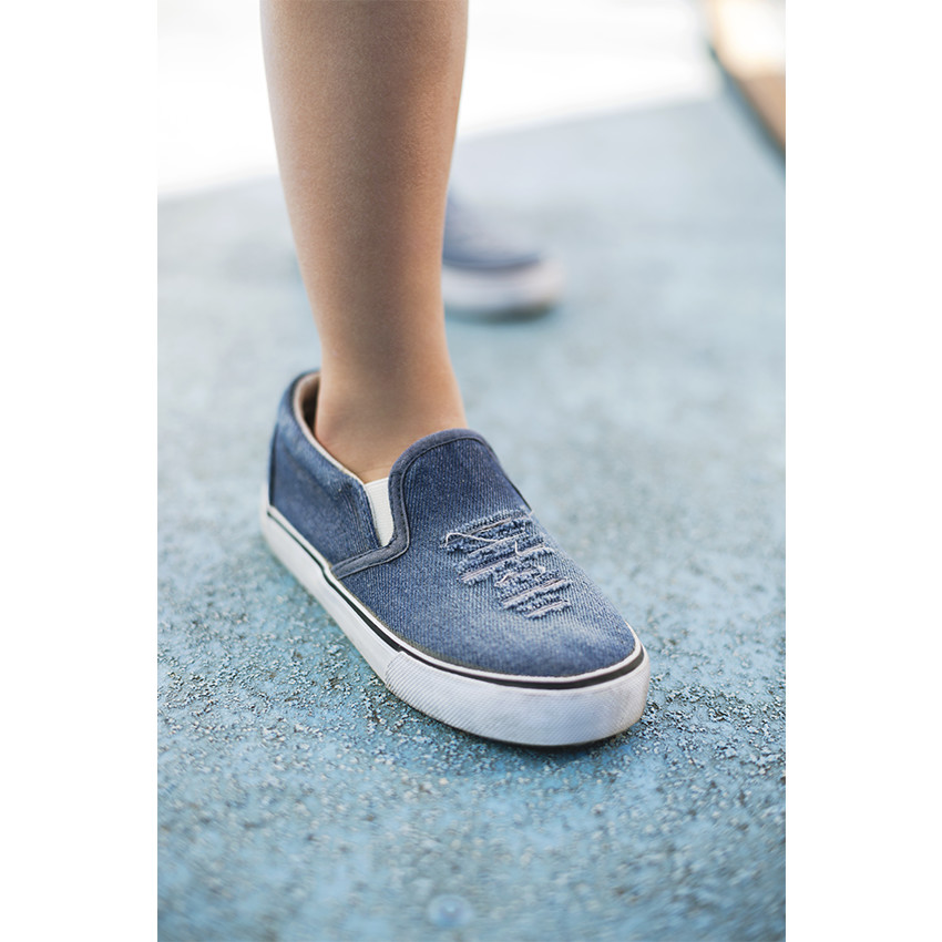 Υφασμάτινα χαμηλα αθλητικά με φθαρμένη όψη σε νούμερα 24 έως 27 