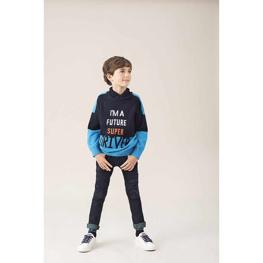 Πλεκτό πουλόβερ με κρουαζέ λαιμό και ζακάρ μήνυμα 