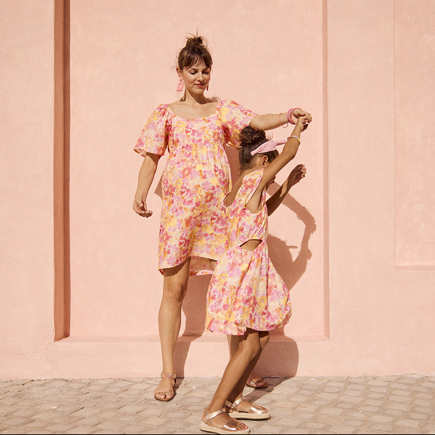 Φόρεμα κοντομάνικο σε seersucker με floral σχέδιο για κορίτσι 