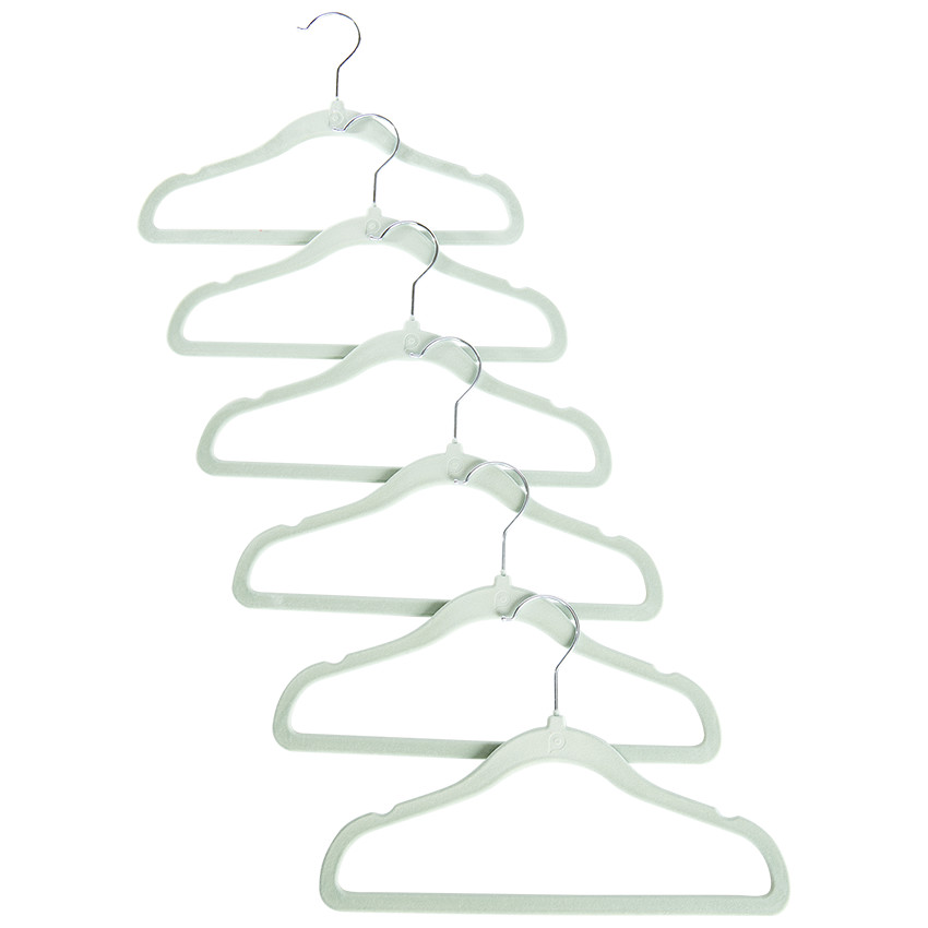 Σετ από 6 βελουτέ κρεμάστρες σε πράσινο χρώμα 