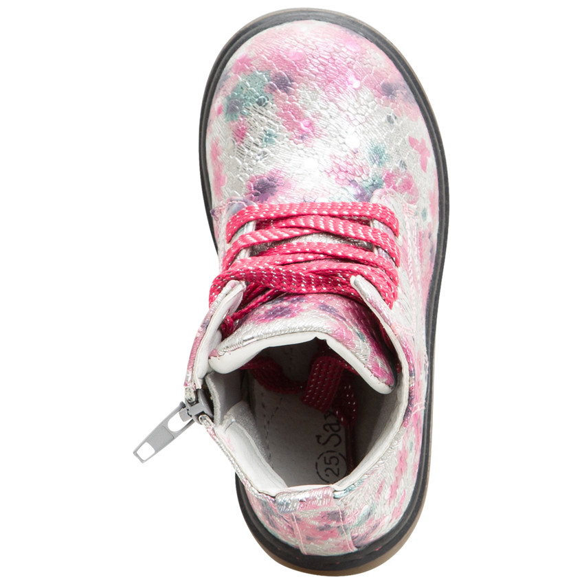 Ψηλά μποτάκια με εμπριμέ ανάγλυφο μοτίβο, κορδόνια και φερμουάρ  