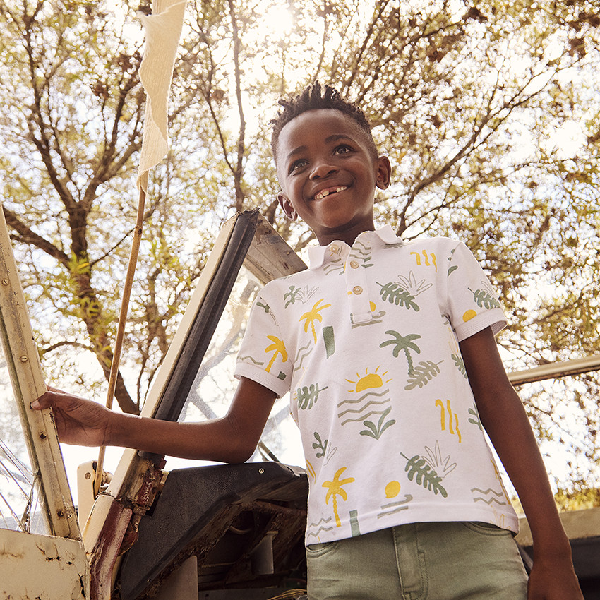 Πολυτελές κοντομάνικο polo με φανταστικό σχέδιο για αγόρι 