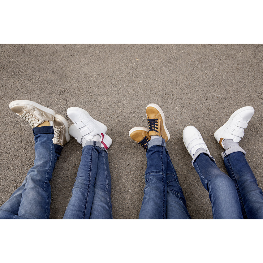 Baskets basses blanches à scratchs pour enfant garçon 