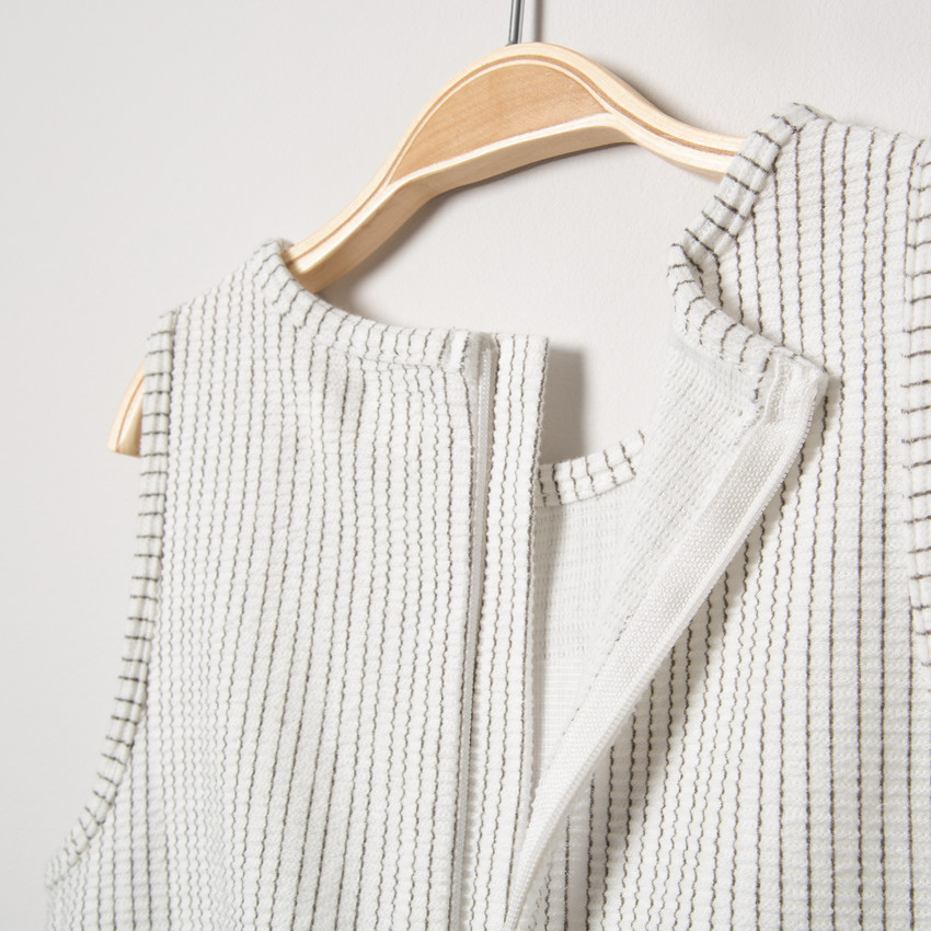 Αμάνικο φόρεμα από φανέλα με μοτίβο τουκάν από πούλιες 