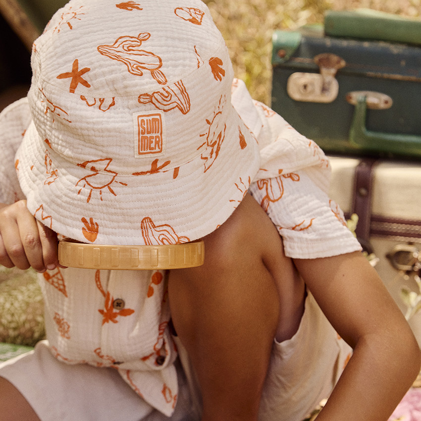 Καπέλο Bob σε tetra με φανταχτερό print διακοπές για αγόρι 