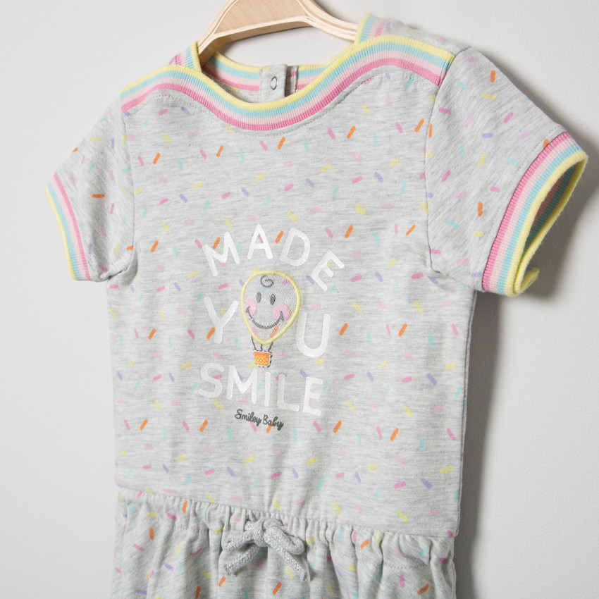 Κοντομάνικο φόρεμα με εμπριμέ μοτίβο και κέντημα Smiley  Additional Κοντομάνικο φόρεμα με εμπριμέ μοτίβο και κέντημα Smiley