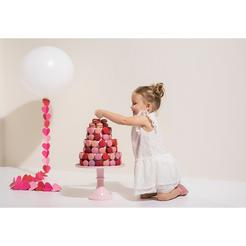 Λευκό φόρεμα από δαντέλα για επίσημες περιστάσεις και μανίκια με βολάν 