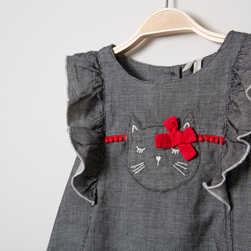 Κοντομάνικο φόρεμα από σαμπρέ ύφασμα με κεντημένη γάτα 