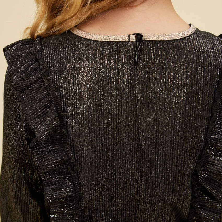 Κορίτσι με πλισέ glitter συνδυασμό 