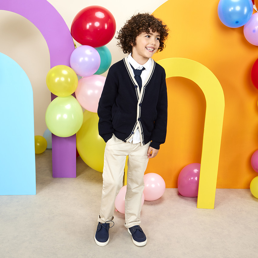 Πλεκτό γιλέκο μονόχρωμο με φινίρισμα ριπ για αγόρι 