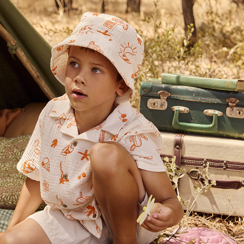 Καπέλο Bob σε tetra με φανταχτερό print διακοπές για αγόρι 