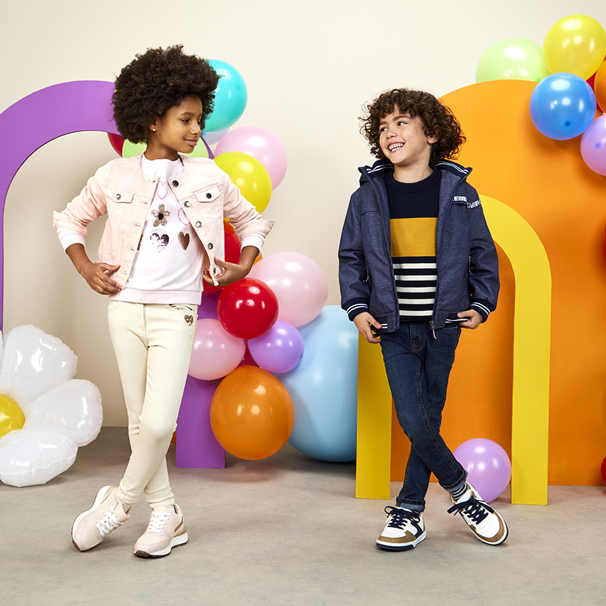 Στενές τζιν παντελόνες από denim με αντίθετες ραφές για αγόρι 