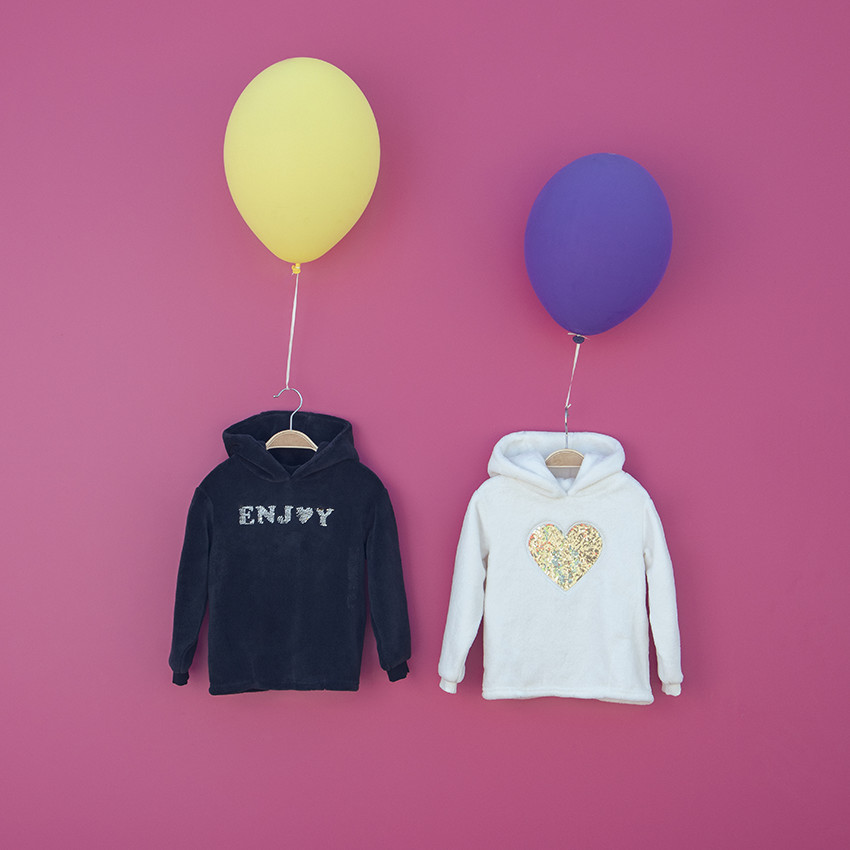 Φούτερ με κουκούλα sherpa με καρδιά με παγιέτες για κορίτσι 