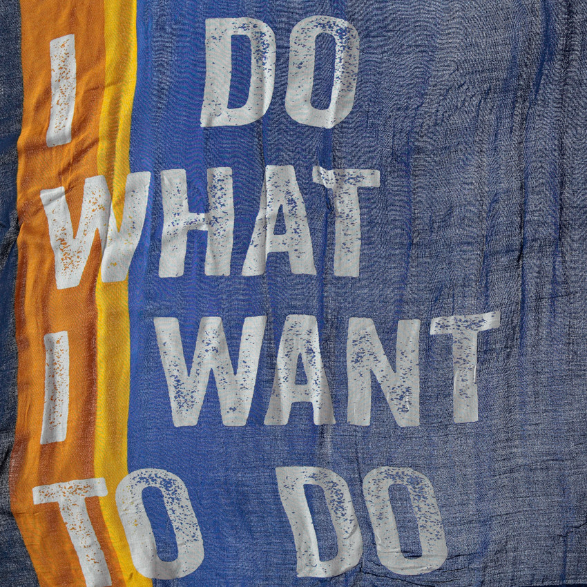 Φουλάρι από βουάλ βισκόζης με τυπωμένες φράσεις 