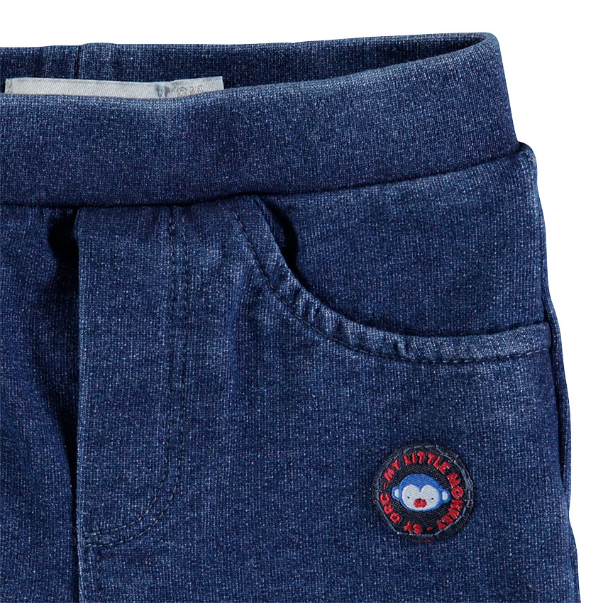 Σύνολο με μπλούζα με στάμπα πίθηκο και φανελένιο παντελόνι 