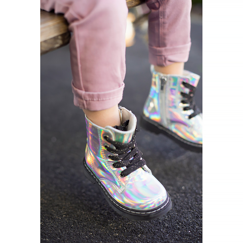 Ιριδίζοντα μποτάκια με κορδόνια και φερμουάρ, 28 έως 35 