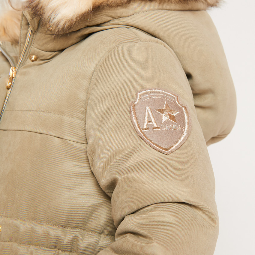 Αδιάβροχο παρκά με κουκούλα και αποσπώμενη ψεύτικη γούνα για κορίτσι 