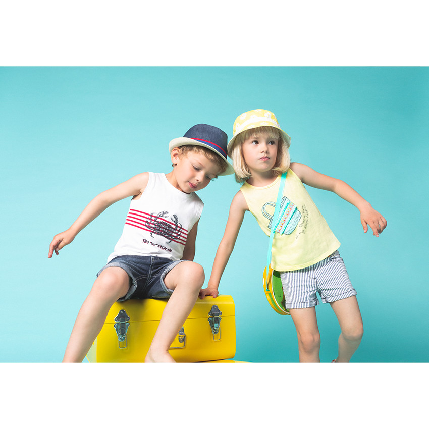 Αμάνικη ζέρσεϊ μπλούζα με στάμπα καλάθι και κεντήματα 