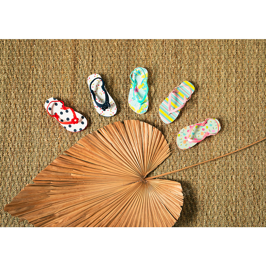 Tongs imprimé pois à badge fleur pour fille avec lanière selon l'âge  Additional Tongs imprimé pois à badge fleur pour fille avec lanière selon l'âge