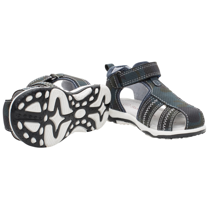 Σανδάλια με μικρές τρύπες και ένθετα από τζιν για αγόρι 