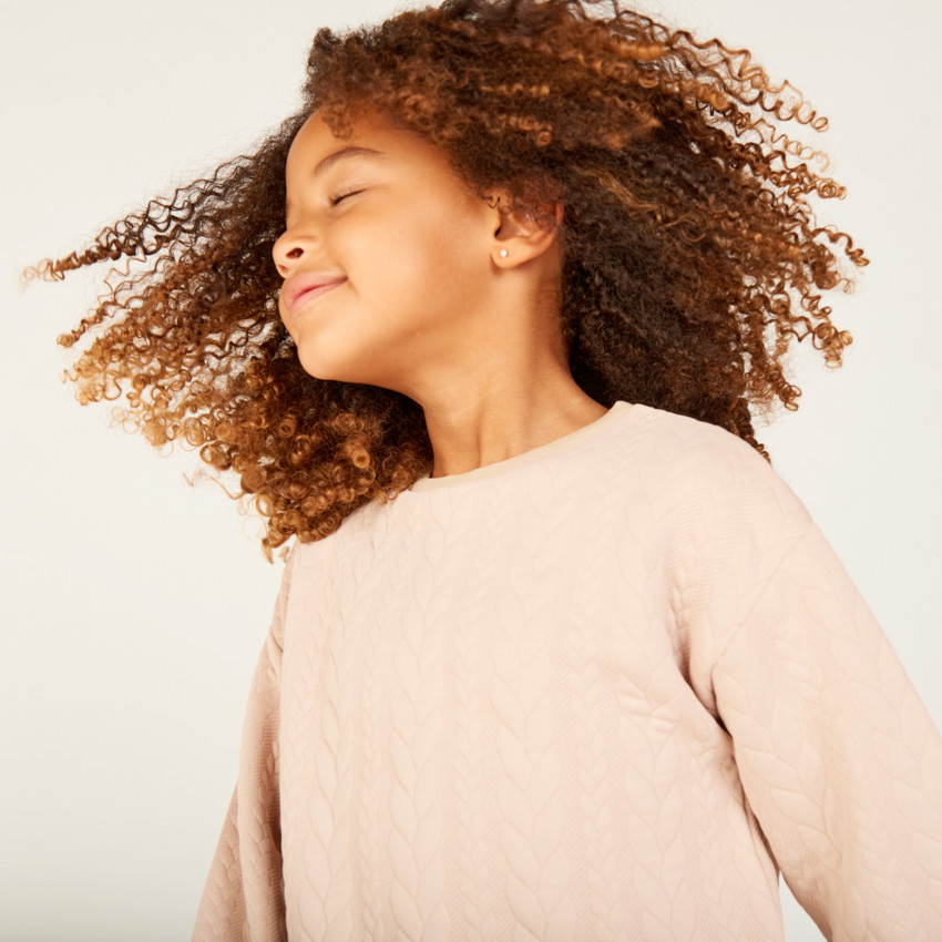 Σύνολο τζόκινγκ από πλεγμένο ζακάρ για κορίτσι 