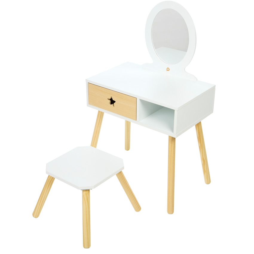 Μικρή λειτουργική κομμωτήριο με ξύλινη καρέκλα 