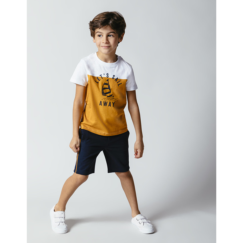 Σετ με t-shirt σχέδιο καραβάκι και βερμούδα 